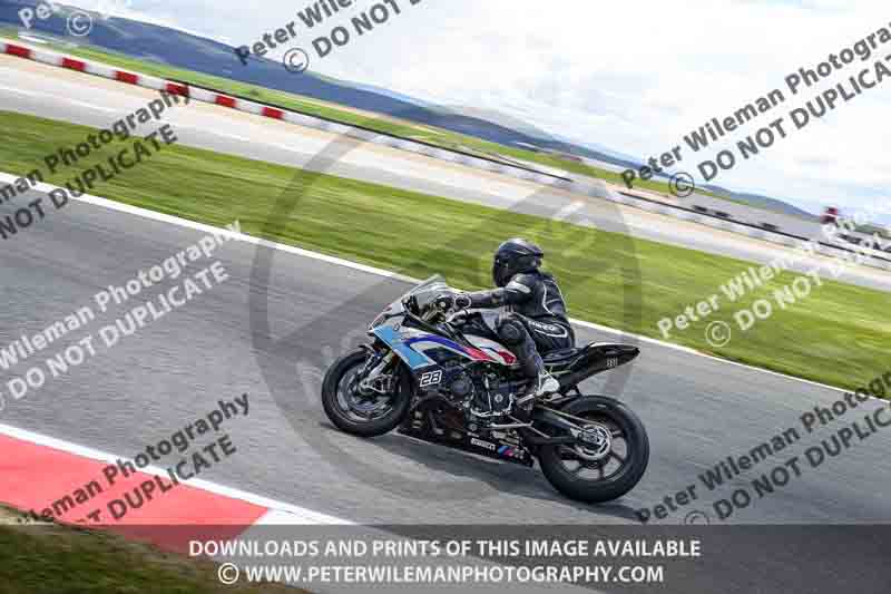 cadwell no limits trackday;cadwell park;cadwell park photographs;cadwell trackday photographs;enduro digital images;event digital images;eventdigitalimages;navarra;no limits trackdays;peter wileman photography;racing digital images;trackday digital images;trackday photos